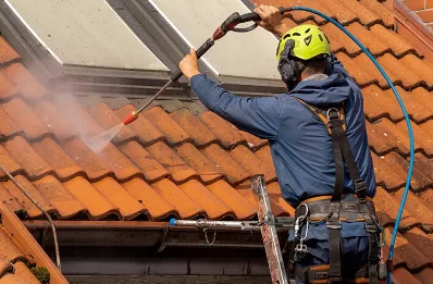 Démoussage et hydrofuge de toiture à Trédias